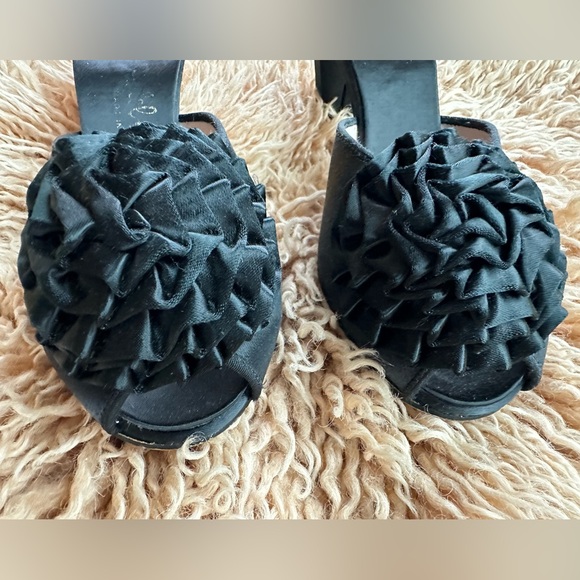 Vintage DANIEL GREEN Satin Shoes Black Boudoir Slippers 1950s Bow Rosette 6.5/7 - Picture 7 of 9